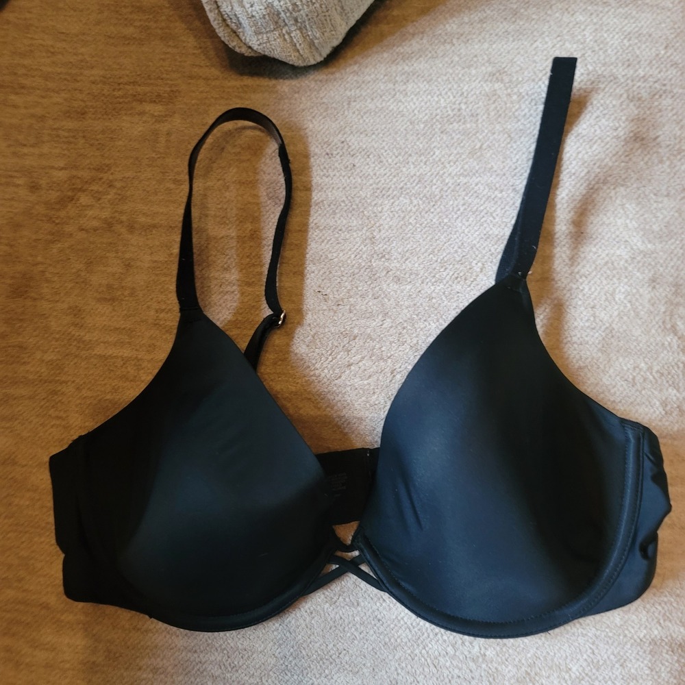 Soma Black Lightly Lined Plunge Underwire Bra 36C Crisscross Detail